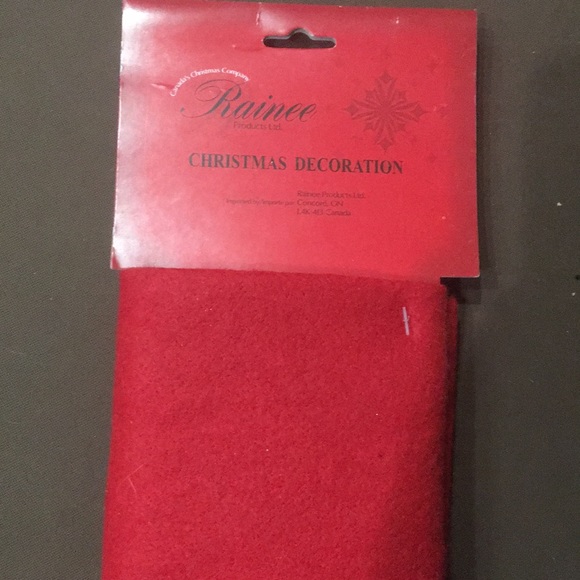 Christmas Tree Skirt - Round Rug 32” Diameter. - Picture 3 of 8